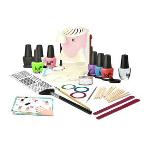 Детско професионално студио Buki Professional Studio - Маникюр