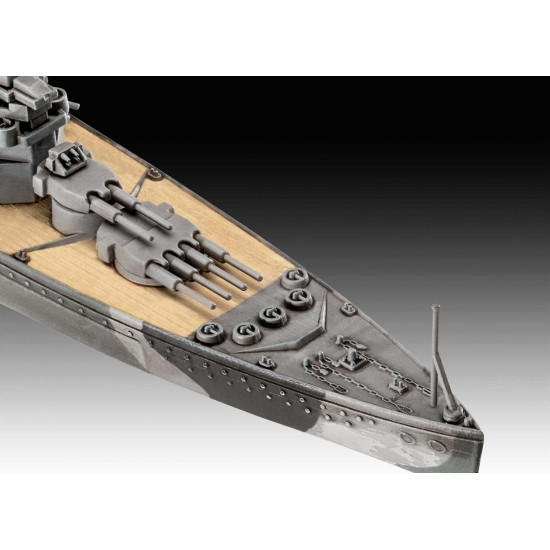 Сглобяем модел Revell Военни: Кораби - Battleship HMS Duke of York (с включени аксесоари) |
